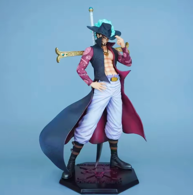 The World's Strongest Swordsman 🦅⚔️✨ – 30cm Dracule Mihawk Anime Figure. Premium PVC Statue & Collectible Model. The Black Blade Descends 🌑🏴‍☠️